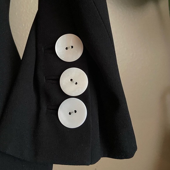 Etcetera Gorgeous Notched Collar Exaggerated Single Button Blazer - Picture 3 of 14